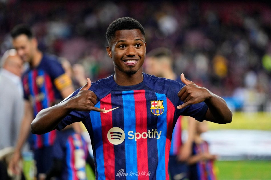 通过对球场 通过对球场